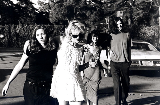 Hole_by_Ellen_Von_Unwerth_1994_Live_Through_This_promo_kit
