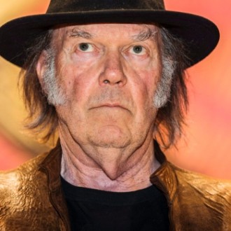 Neil Young ens mostra un tema