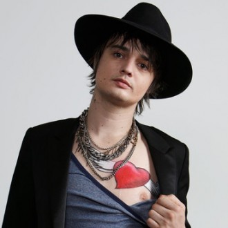 Pete Doherty ret homenatge a Amy Winehouse Pete Doherty ret homenatge a Amy Winehouse